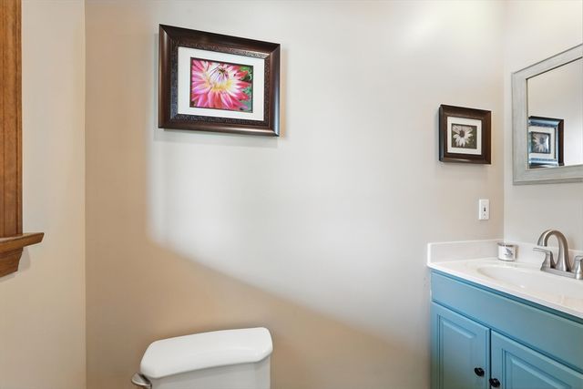 55 Dowds Ln, Chicopee, MA 01020