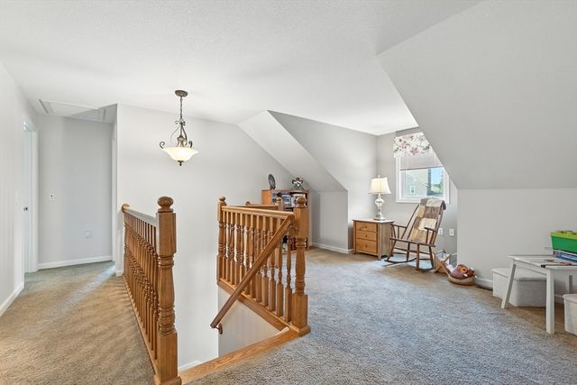 55 Dowds Ln, Chicopee, MA 01020