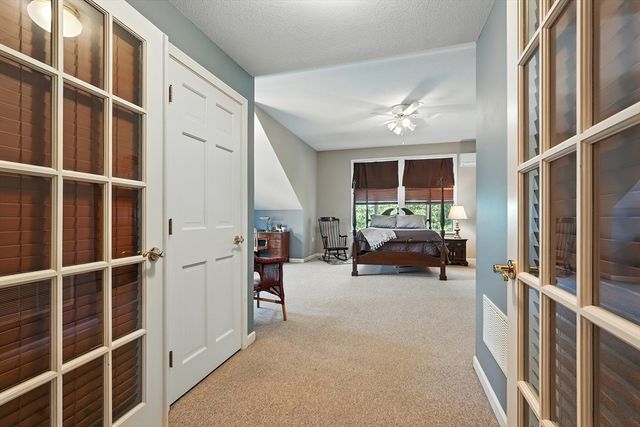 55 Dowds Ln, Chicopee, MA 01020