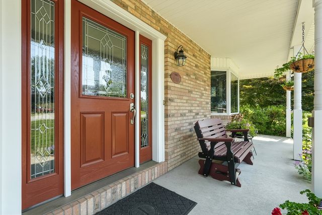55 Dowds Ln, Chicopee, MA 01020