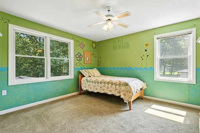 55 Dowds Ln, Chicopee, MA 01020