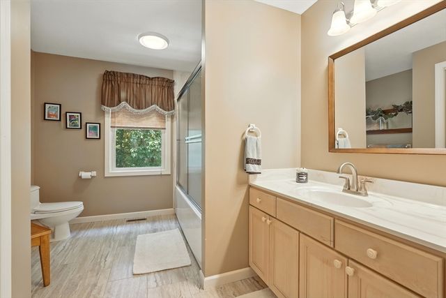 55 Dowds Ln, Chicopee, MA 01020