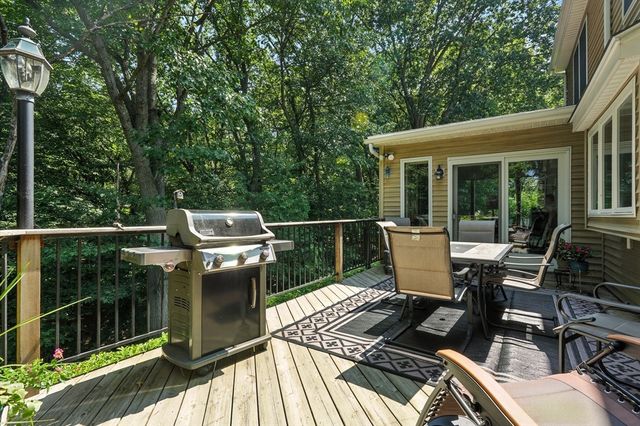 55 Dowds Ln, Chicopee, MA 01020