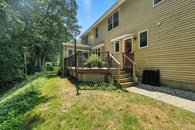 55 Dowds Ln, Chicopee, MA 01020