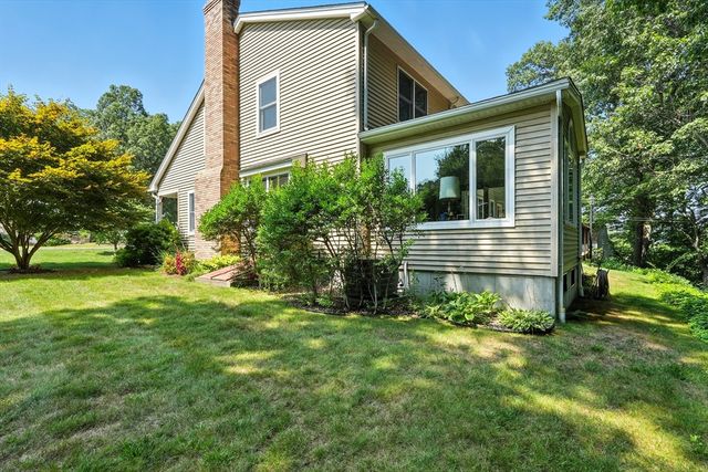 55 Dowds Ln, Chicopee, MA 01020