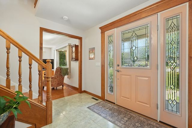 55 Dowds Ln, Chicopee, MA 01020