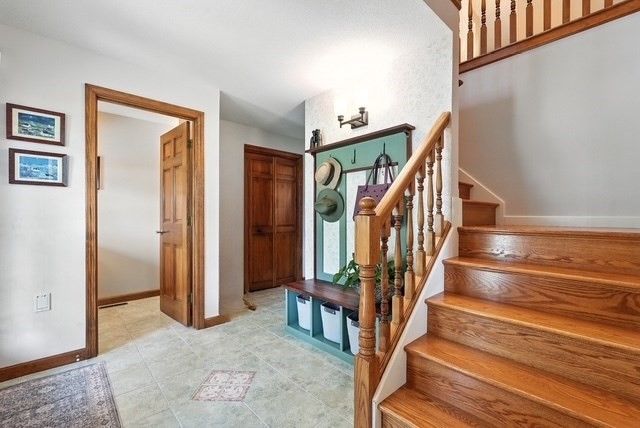 55 Dowds Ln, Chicopee, MA 01020