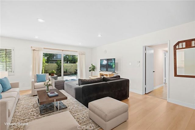 395 S Oakland Avenue 104, Pasadena, CA 91101