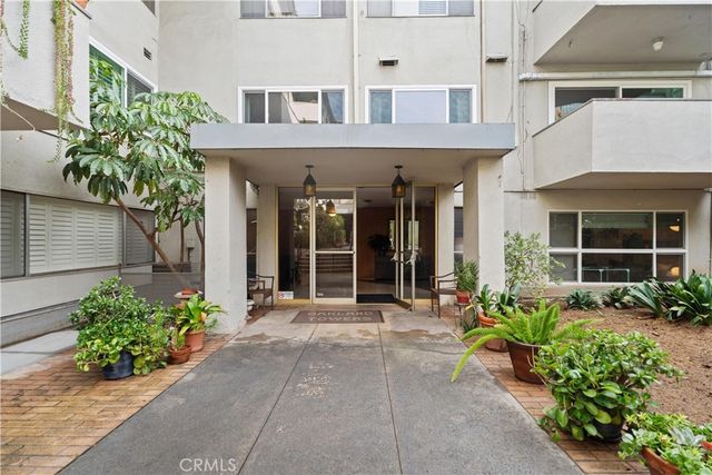 395 S Oakland Avenue 104, Pasadena, CA 91101