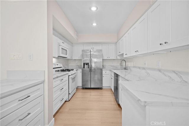 395 S Oakland Avenue 104, Pasadena, CA 91101