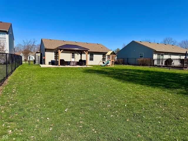 831 Cross Wind Court, Greenwood, IN 46143