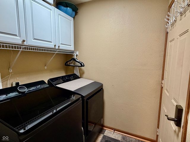 831 Cross Wind Court, Greenwood, IN 46143