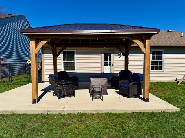 831 Cross Wind Court, Greenwood, IN 46143