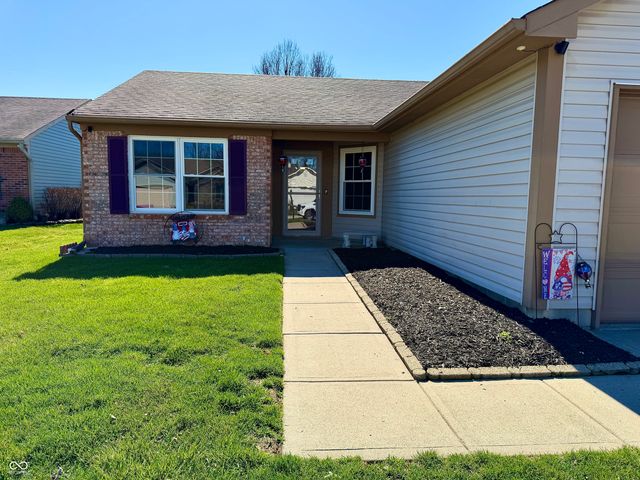 831 Cross Wind Court, Greenwood, IN 46143
