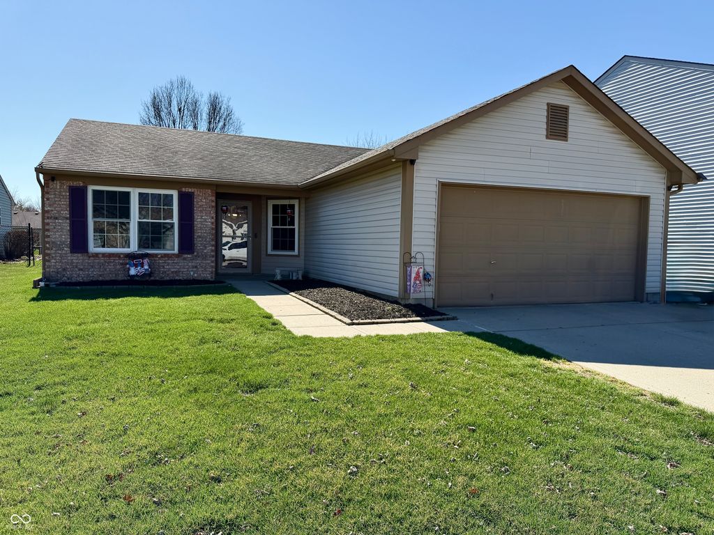 831 Cross Wind Court, Greenwood, IN 46143