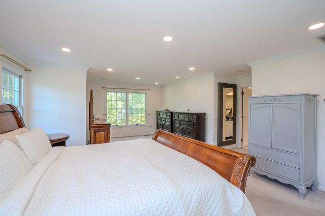 1 SHELLEY CT, Princeton Junction, NJ 08550