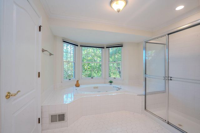 1 SHELLEY CT, Princeton Junction, NJ 08550