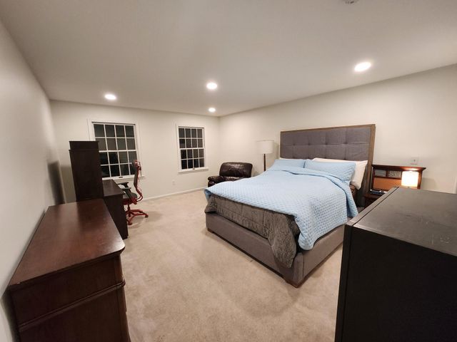 1 SHELLEY CT, Princeton Junction, NJ 08550