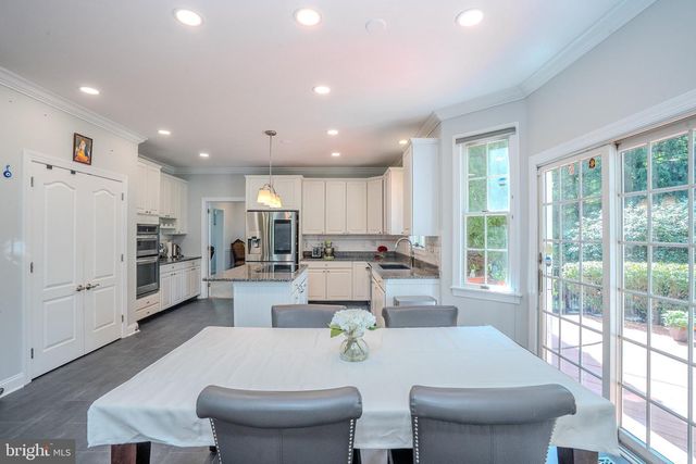 1 SHELLEY CT, Princeton Junction, NJ 08550