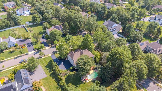 1 SHELLEY CT, Princeton Junction, NJ 08550