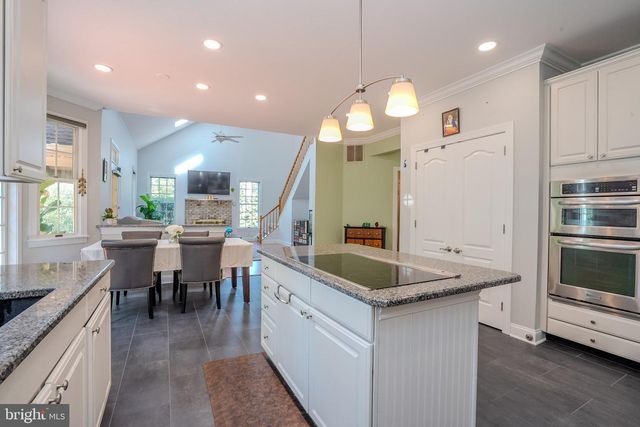 1 SHELLEY CT, Princeton Junction, NJ 08550