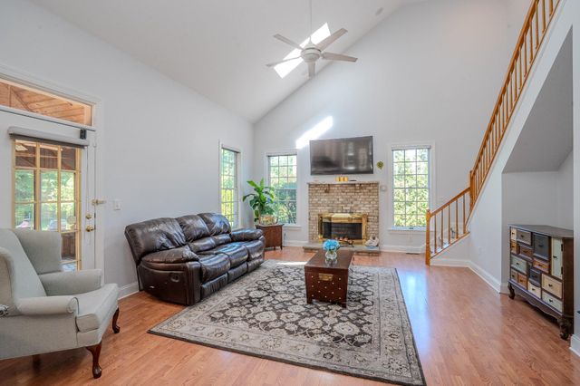 1 SHELLEY CT, Princeton Junction, NJ 08550