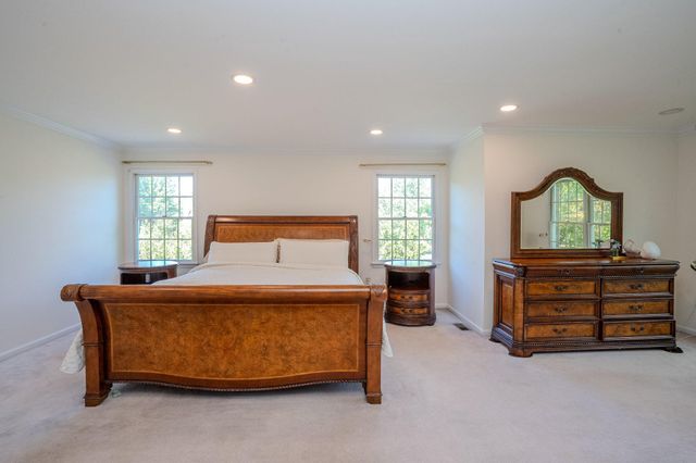 1 SHELLEY CT, Princeton Junction, NJ 08550
