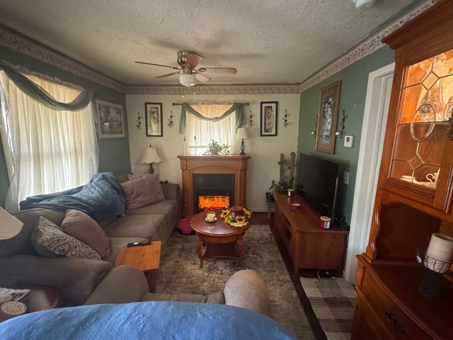 835 W Woodlawn Street, Springfield, MO 65803