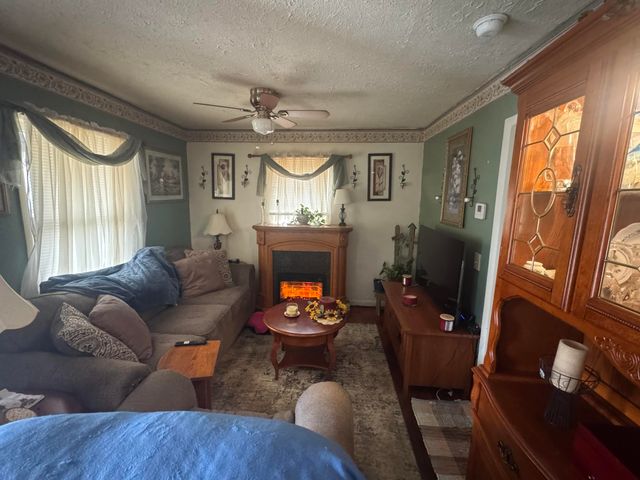 835 W Woodlawn Street, Springfield, MO 65803