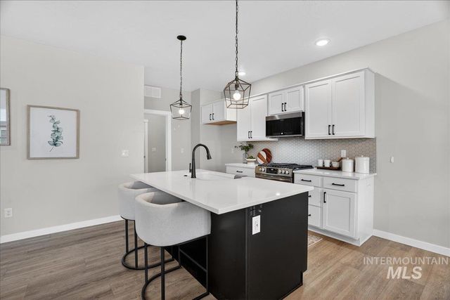 7136 W Riverwood St, Boise, ID 83709