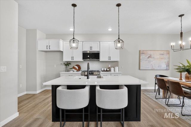 7136 W Riverwood St, Boise, ID 83709