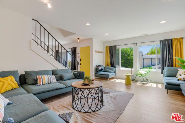 5343 TENDILLA Avenue, Woodland Hills (los Angeles), CA 91364