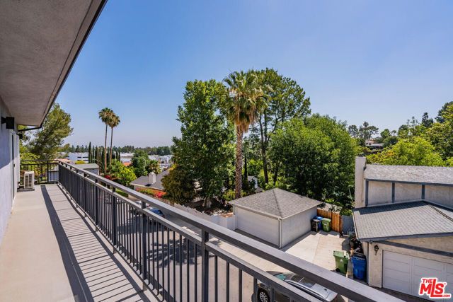 5343 TENDILLA Avenue, Woodland Hills (los Angeles), CA 91364