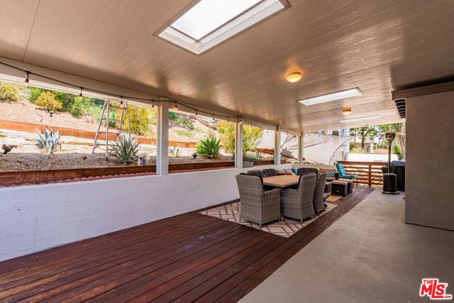 5343 TENDILLA Avenue, Woodland Hills (los Angeles), CA 91364
