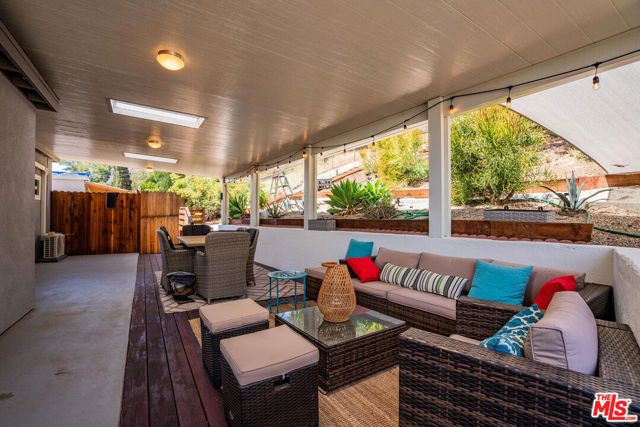 5343 TENDILLA Avenue, Woodland Hills (los Angeles), CA 91364