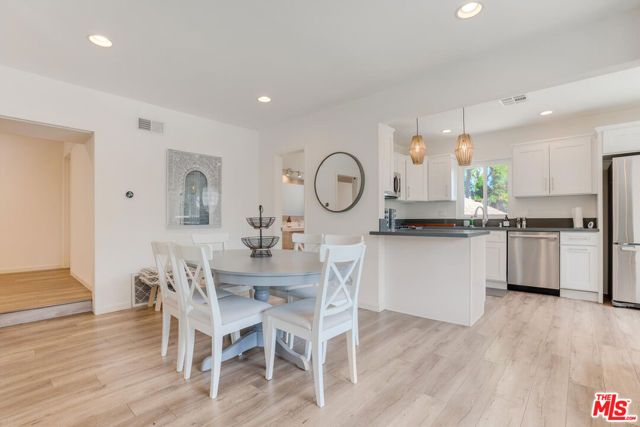 5343 TENDILLA Avenue, Woodland Hills (los Angeles), CA 91364