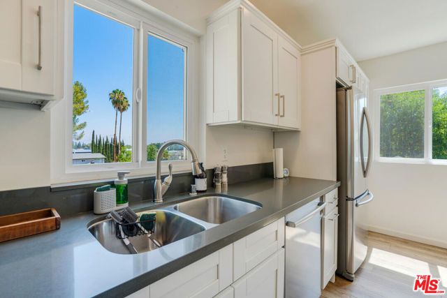 5343 TENDILLA Avenue, Woodland Hills (los Angeles), CA 91364
