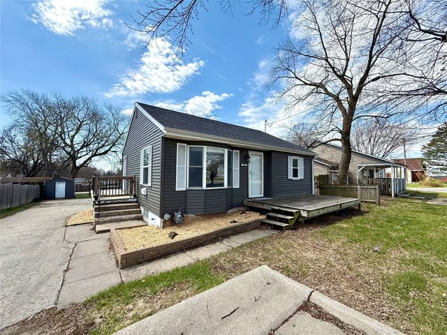 1606 Army Post Road, Des Moines, IA 50315