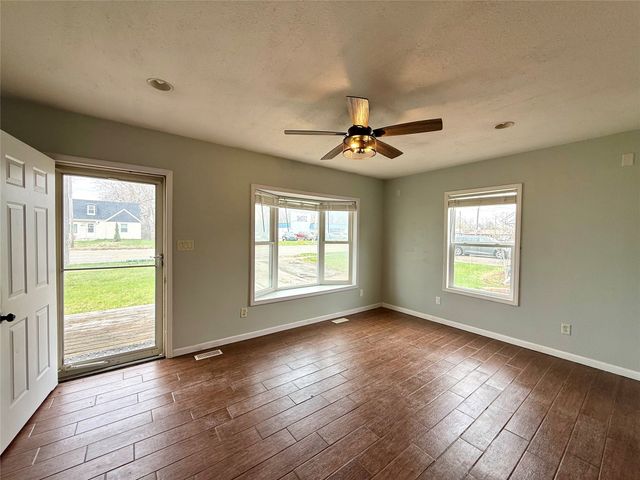 1606 Army Post Road, Des Moines, IA 50315