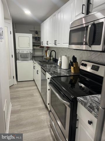 1413 SHEPHERD ST NW, Washington, DC 20011