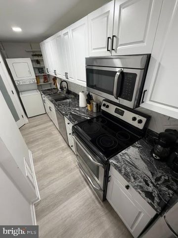 1413 SHEPHERD ST NW, Washington, DC 20011