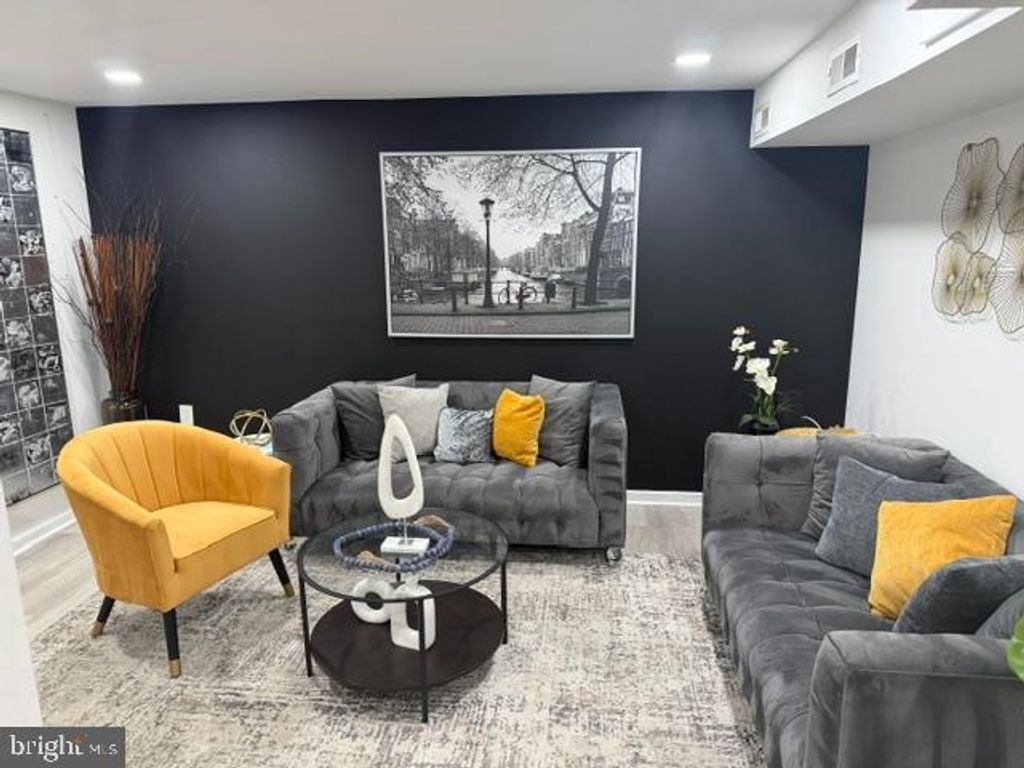 1413 SHEPHERD ST NW, Washington, DC 20011
