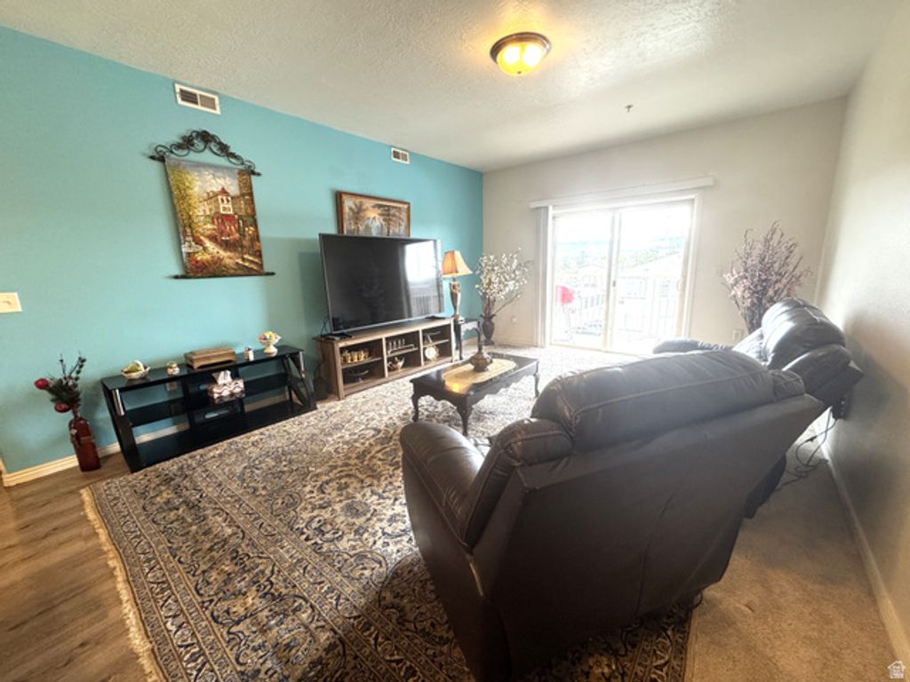 Image 5 of property listing at 3478 S COZY RIVER PL #306, West Valley City, UT 84119