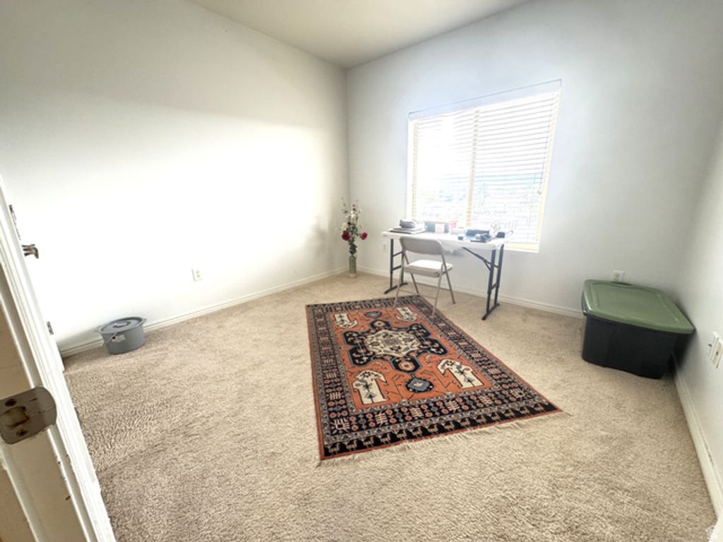 Image 9 of property listing at 3478 S COZY RIVER PL #306, West Valley City, UT 84119