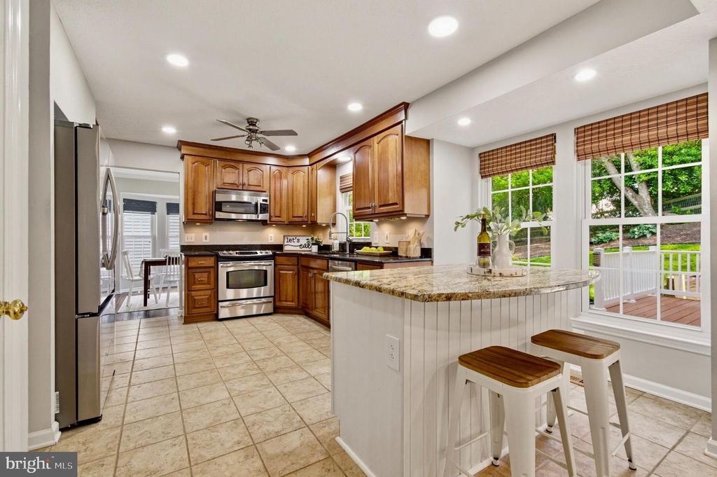 Image 16 of property listing at 8535 AUTUMN HARVEST, Ellicott City, MD 21043
