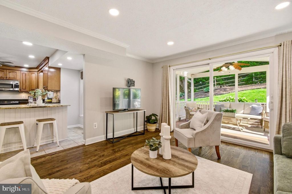 Image 19 of property listing at 8535 AUTUMN HARVEST, Ellicott City, MD 21043