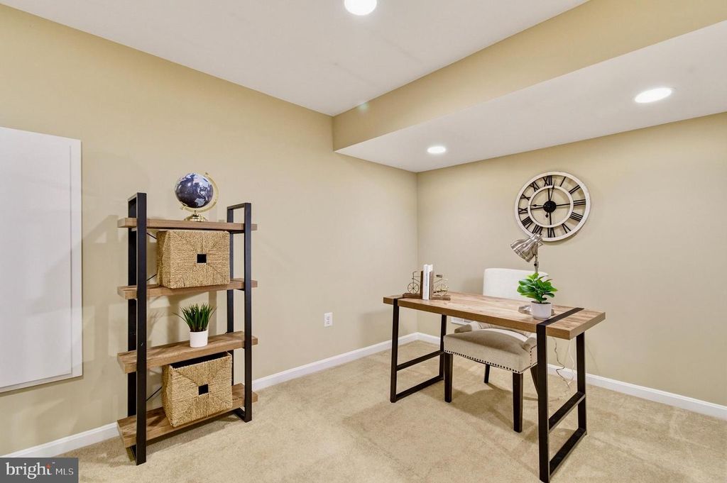 Image 38 of property listing at 8535 AUTUMN HARVEST, Ellicott City, MD 21043