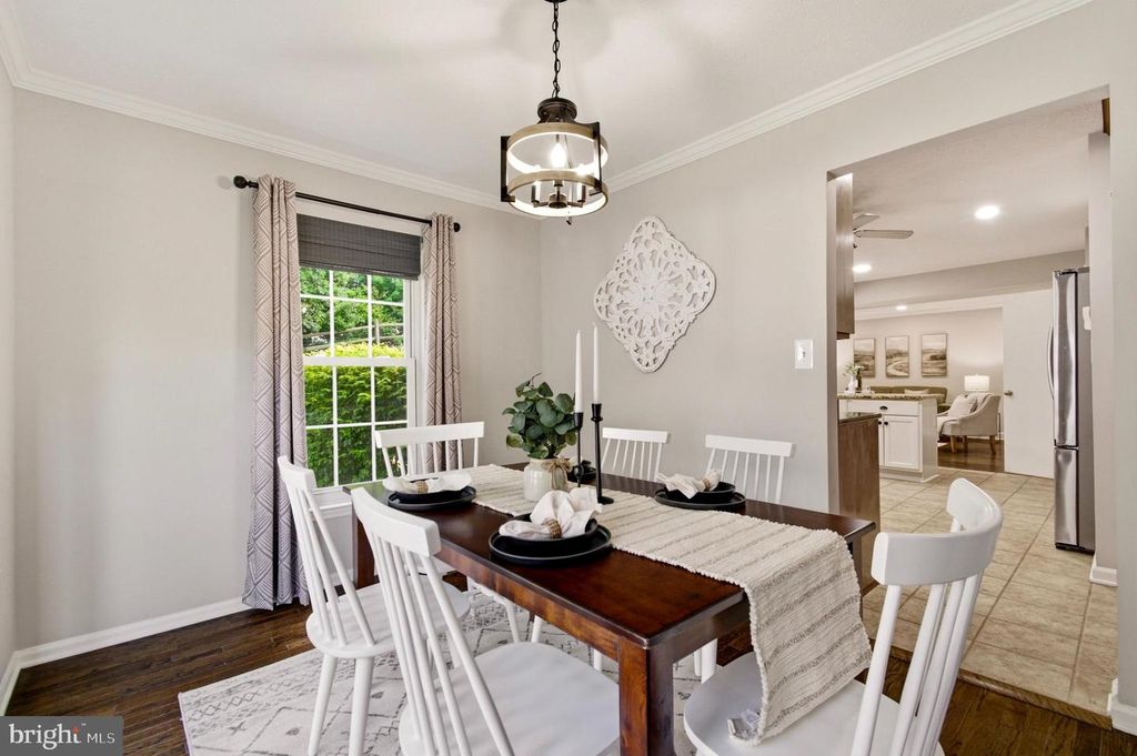 Image 9 of property listing at 8535 AUTUMN HARVEST, Ellicott City, MD 21043
