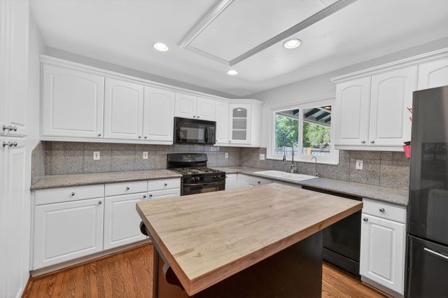 3581 Imperial Way, Sacramento, CA 95826