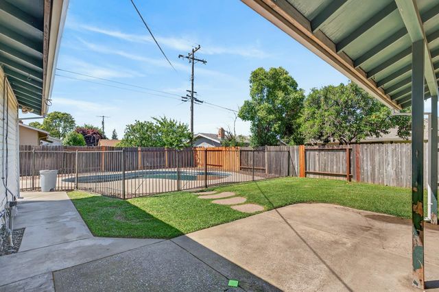 3581 Imperial Way, Sacramento, CA 95826